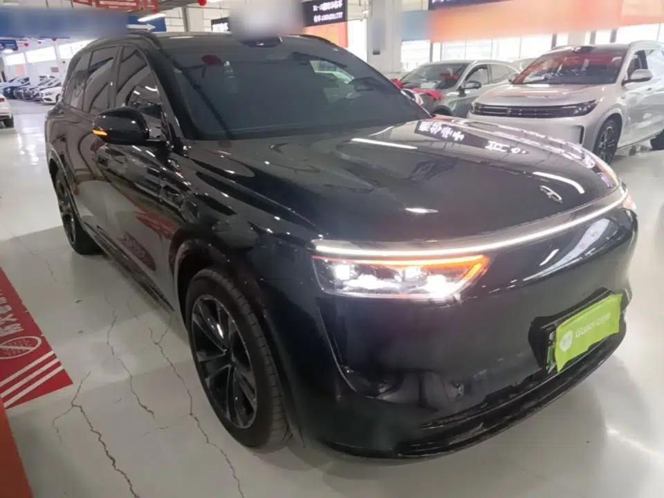 Hima AITO M8 2025 Extended-Range Ultra Version 53.4 kWh 5-Seater Edition — миниатюра 6