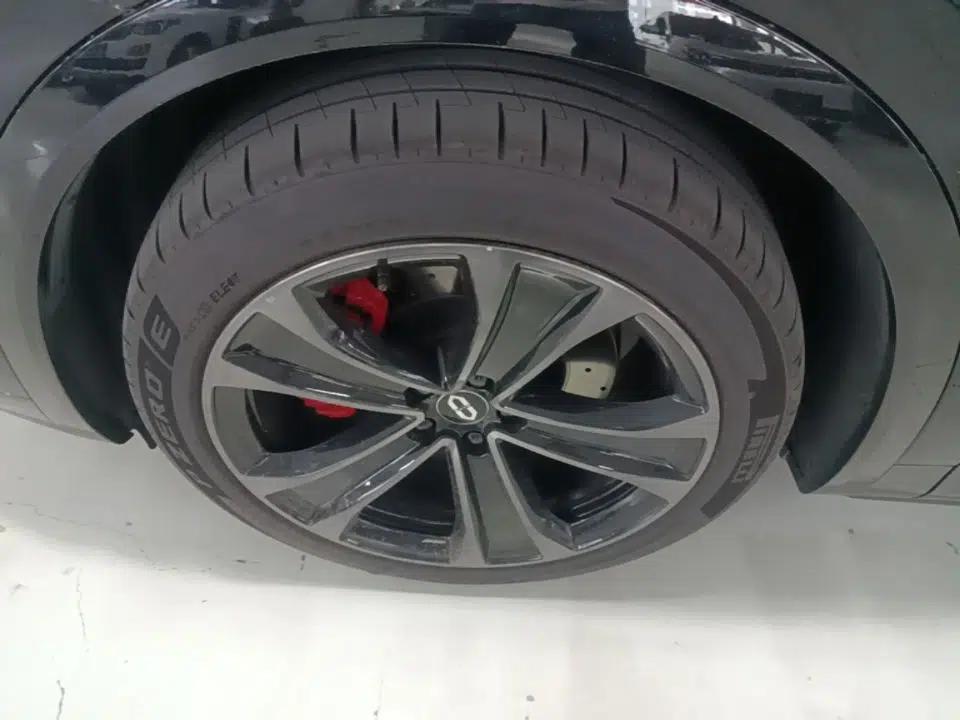 Hima AITO M8 2025 Extended-Range Ultra Version 53.4 kWh 5-Seater Edition — миниатюра 9