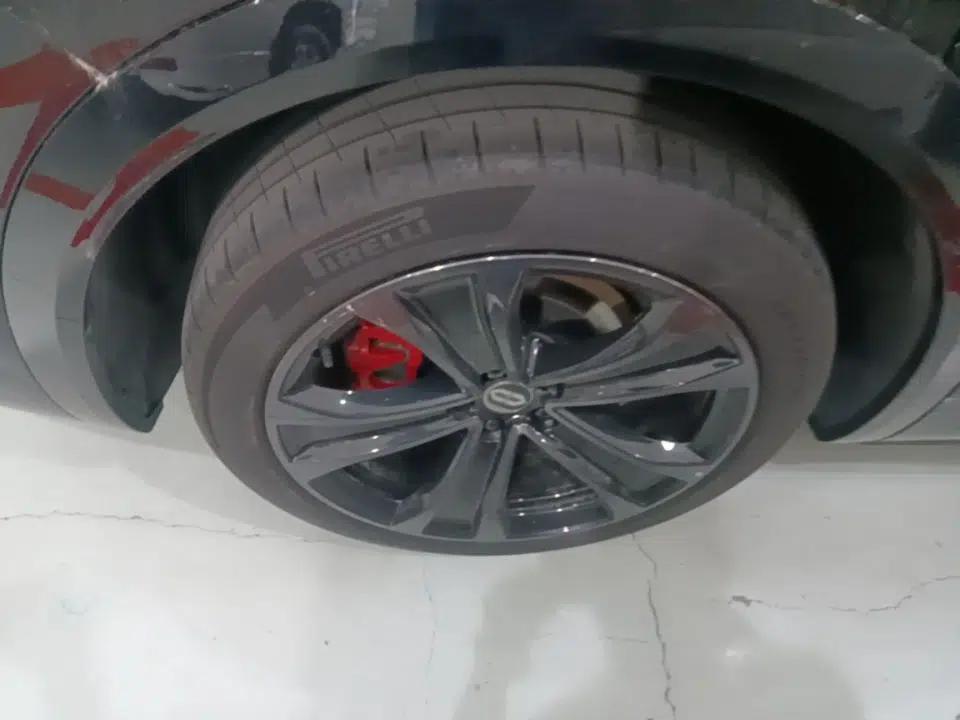 Hima AITO M8 2025 Extended-Range Ultra Version 53.4 kWh 5-Seater Edition — миниатюра 10