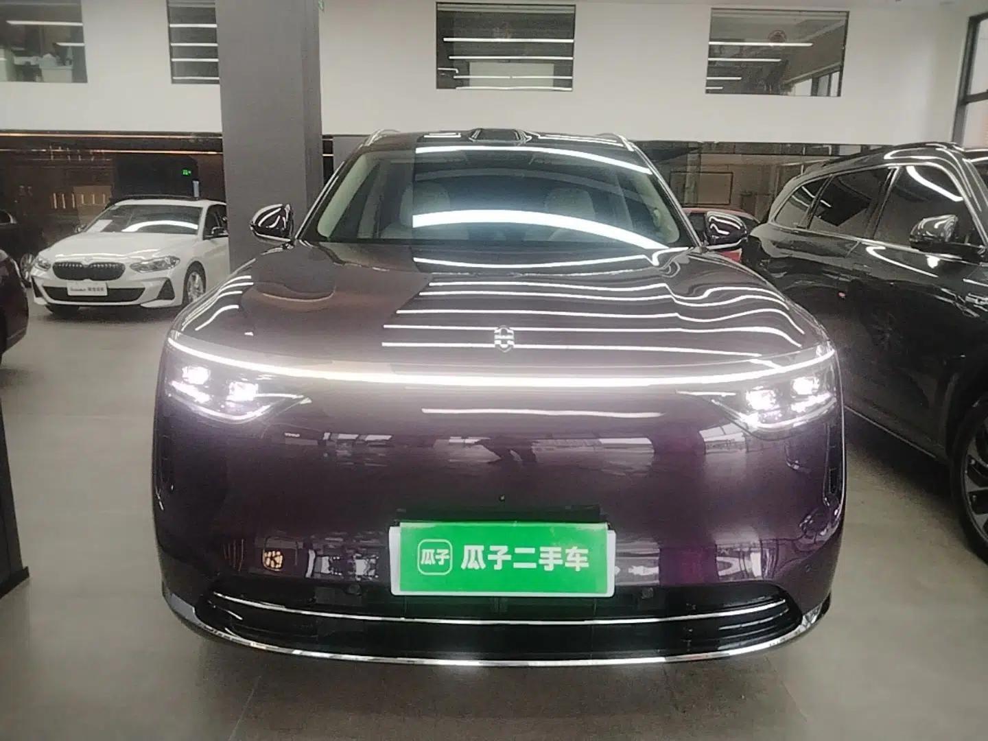 Hima AITO M8 2025 Extended-Range Max+ Version 53.4 kWh 5-Seater Edition — миниатюра 2