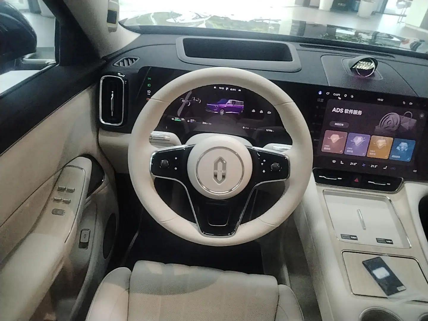 Hima AITO M8 2025 Extended-Range Max+ Version 53.4 kWh 5-Seater Edition — миниатюра 14