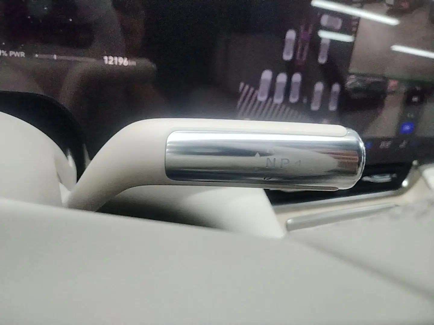 Hima AITO M8 2025 Extended-Range Max+ Version 53.4 kWh 5-Seater Edition — миниатюра 17