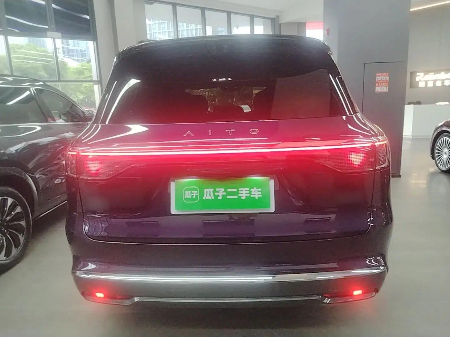 Hima AITO M8 2025 Extended-Range Max+ Version 53.4 kWh 5-Seater Edition — миниатюра 5
