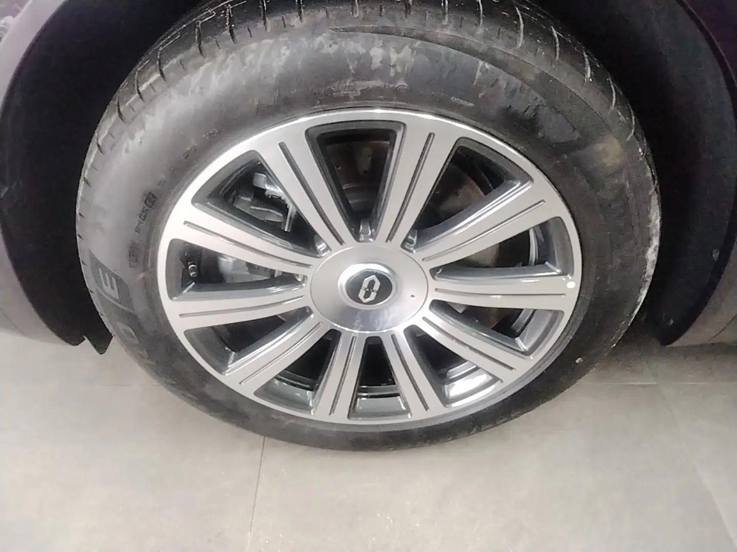 Hima AITO M8 2025 Extended-Range Max+ Version 53.4 kWh 5-Seater Edition — миниатюра 8