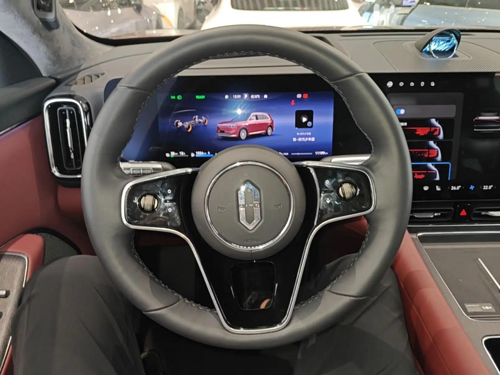 Hima AITO M8 2025 Extended-Range Ultra Version 53.4 kWh 5-Seater Edition — миниатюра 13