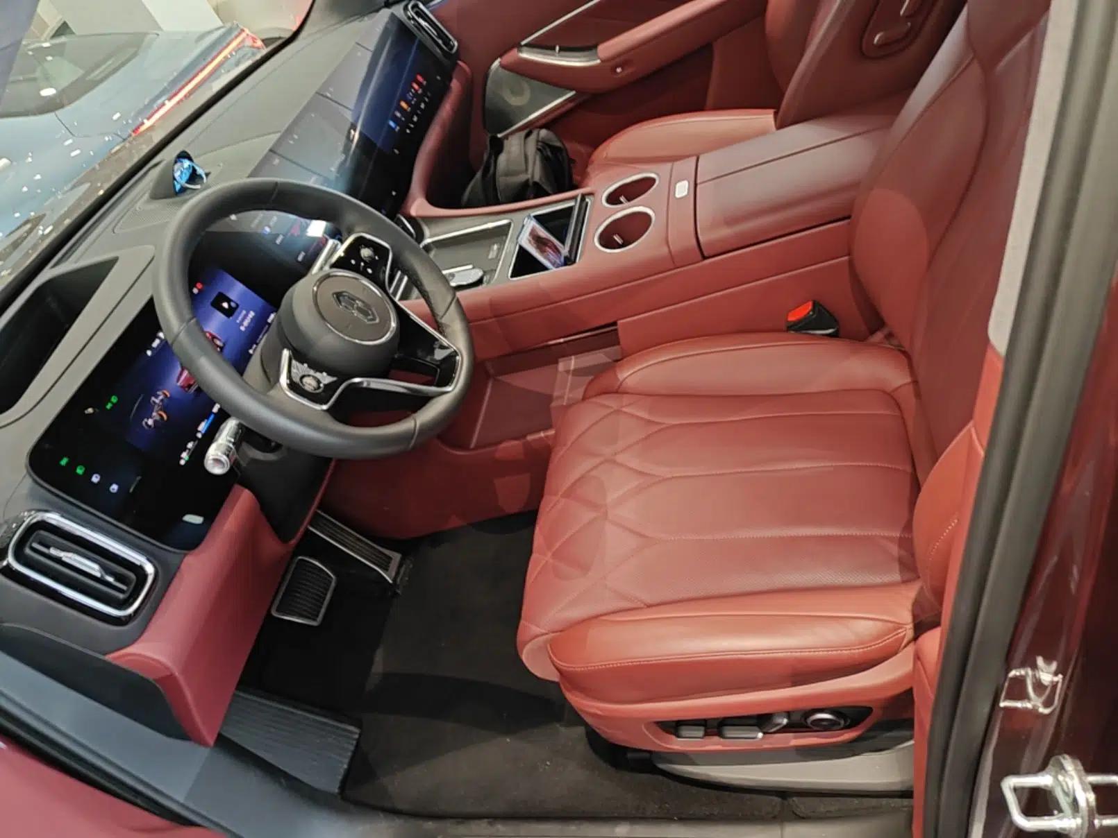 Hima AITO M8 2025 Extended-Range Ultra Version 53.4 kWh 5-Seater Edition — миниатюра 17
