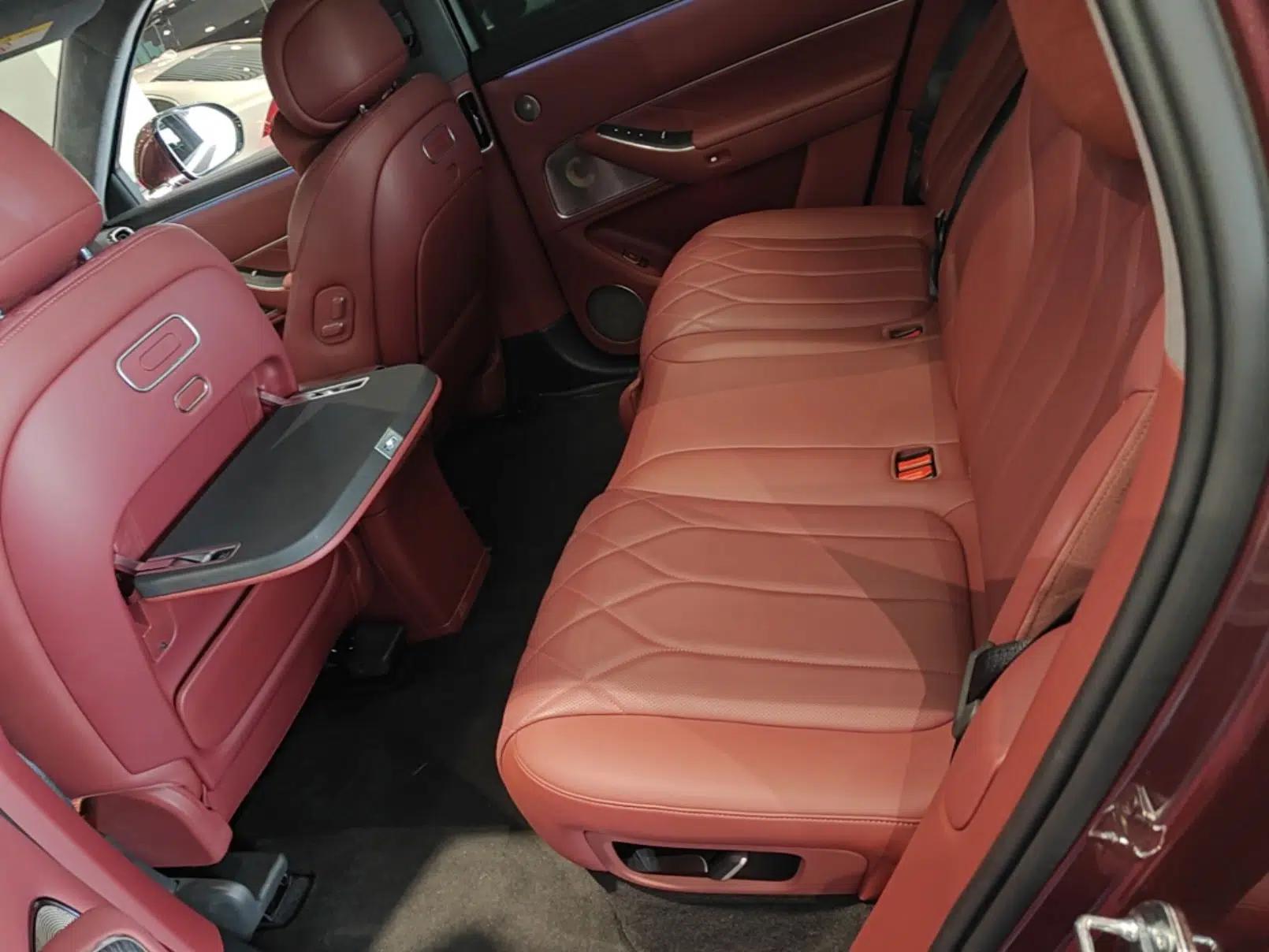Hima AITO M8 2025 Extended-Range Ultra Version 53.4 kWh 5-Seater Edition — миниатюра 19