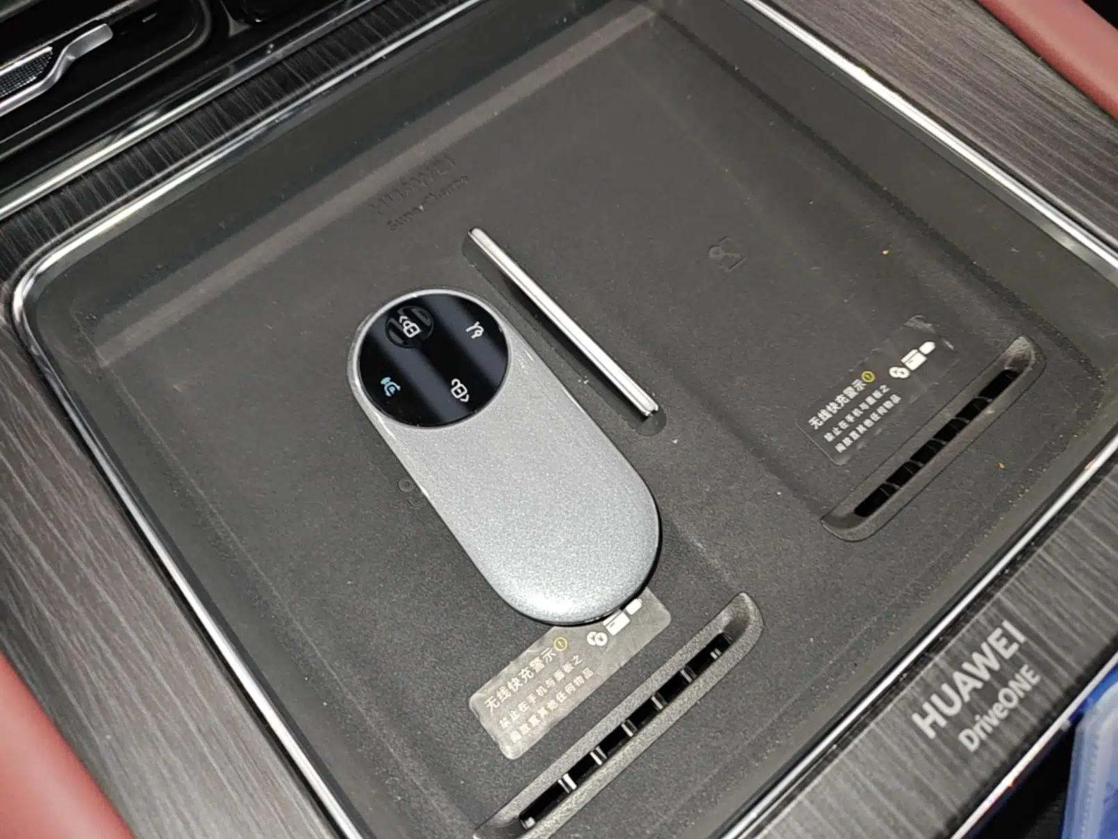 Hima AITO M8 2025 Extended-Range Ultra Version 53.4 kWh 5-Seater Edition — миниатюра 22