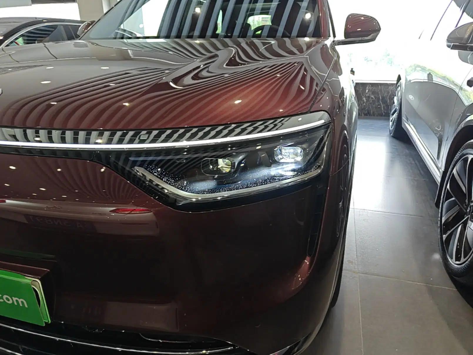 Hima AITO M8 2025 Extended-Range Ultra Version 53.4 kWh 5-Seater Edition — миниатюра 5