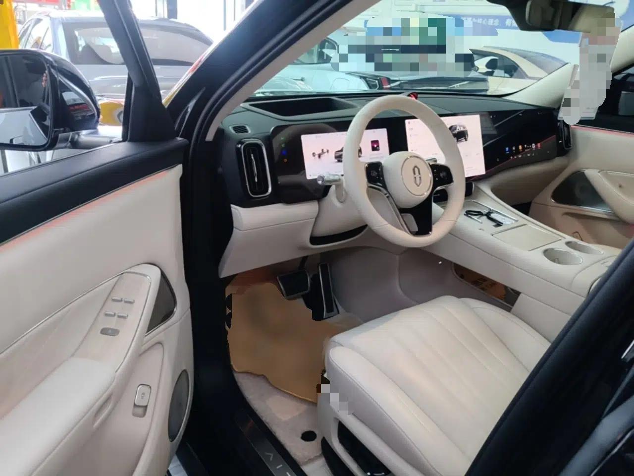 Hima AITO M8 2025 Extended-Range Max Version 37 kWh 6-Seater — миниатюра 19