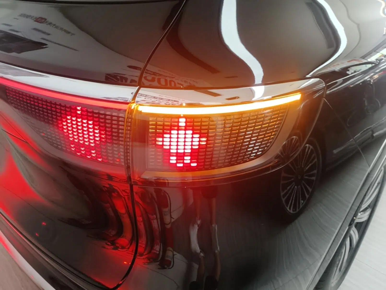Hima AITO M8 2025 Extended-Range Max Version 37 kWh 6-Seater — миниатюра 7