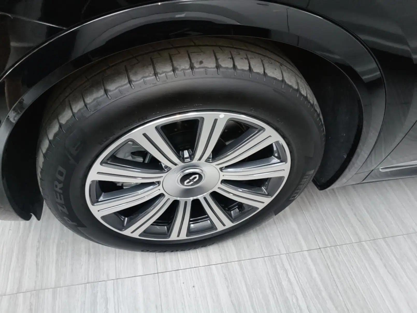 Hima AITO M8 2025 Extended-Range Max Version 37 kWh 6-Seater — миниатюра 8