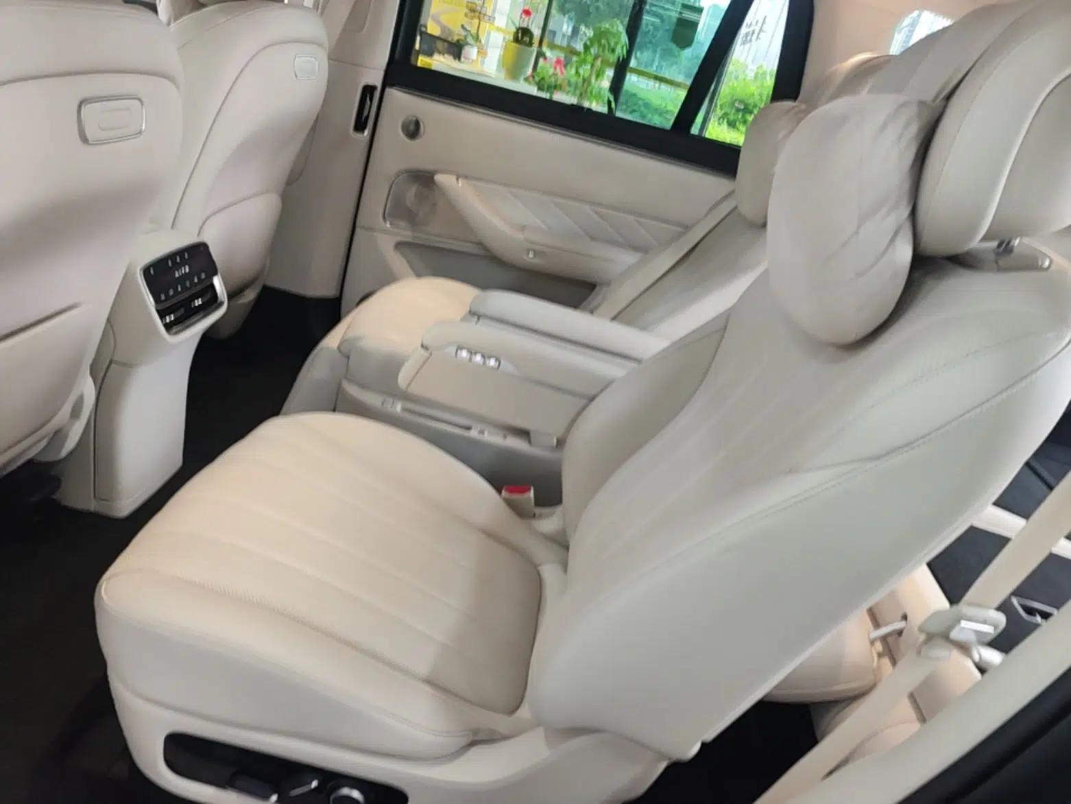 Hima AITO M8 2025 Extended-Range Max+ Version 53.4 kWh 6-Seater Edition — миниатюра 20