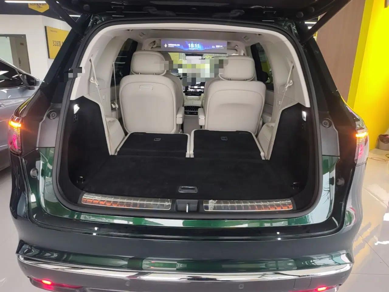 Hima AITO M8 2025 Extended-Range Max+ Version 53.4 kWh 6-Seater Edition — миниатюра 22