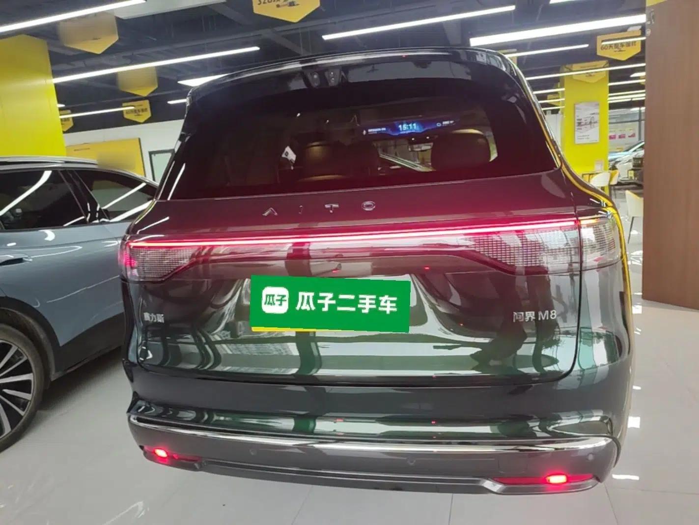 Hima AITO M8 2025 Extended-Range Max+ Version 53.4 kWh 6-Seater Edition — миниатюра 5