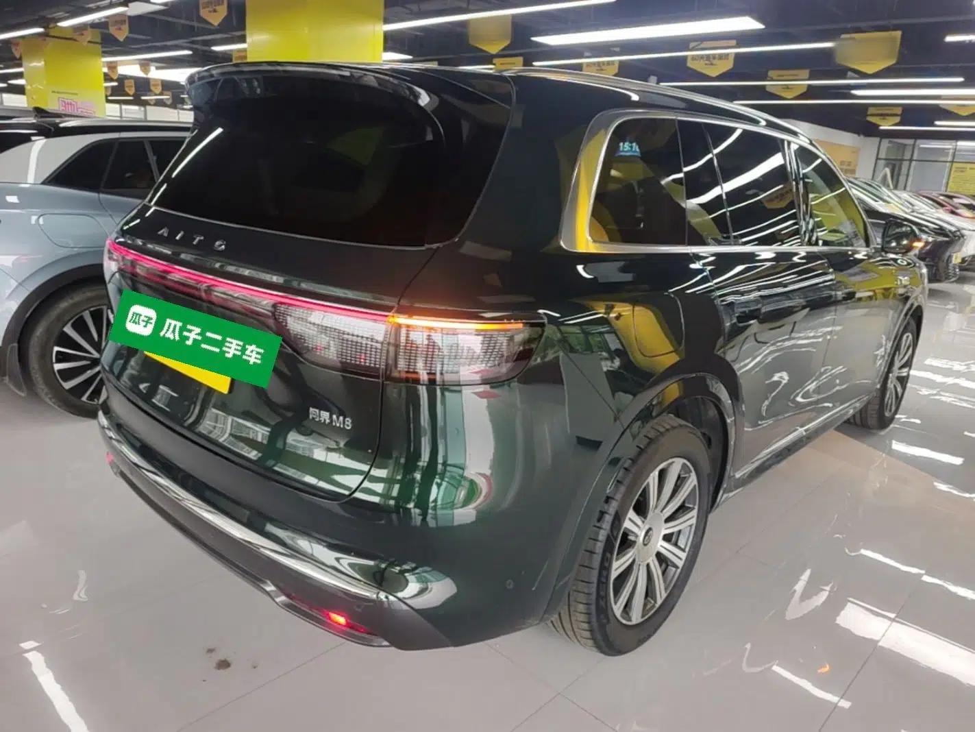 Hima AITO M8 2025 Extended-Range Max+ Version 53.4 kWh 6-Seater Edition — миниатюра 6