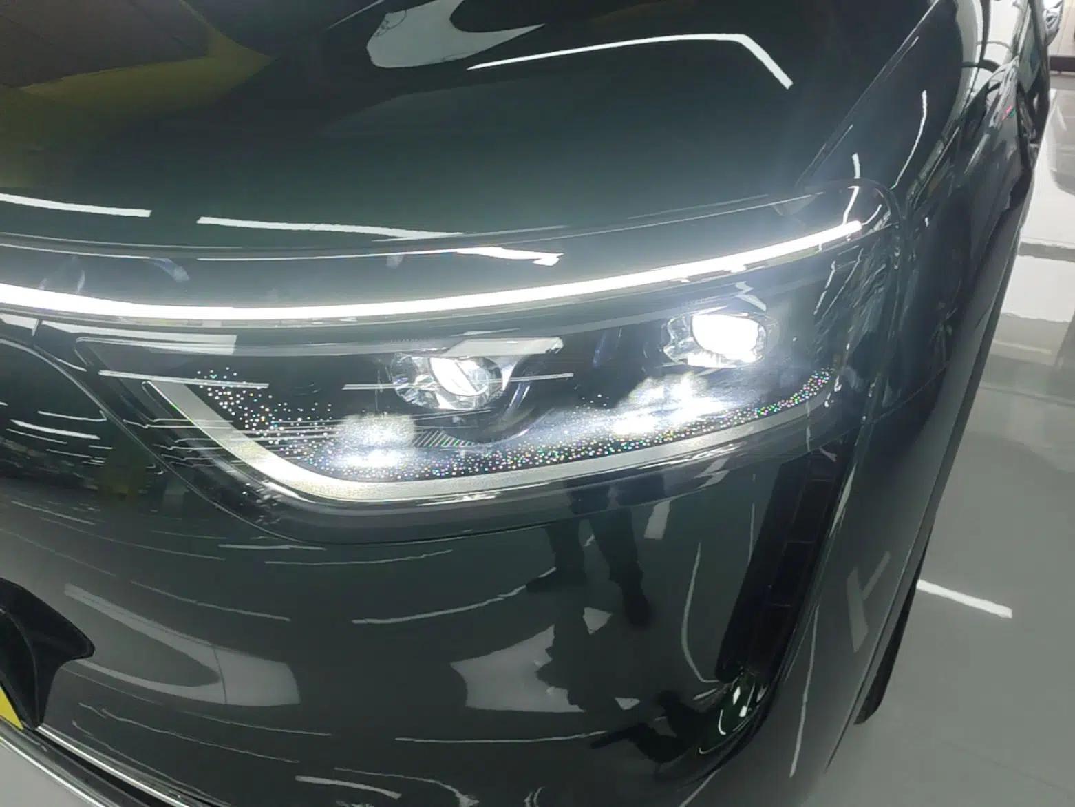 Hima AITO M8 2025 Extended-Range Max+ Version 53.4 kWh 6-Seater Edition — миниатюра 9