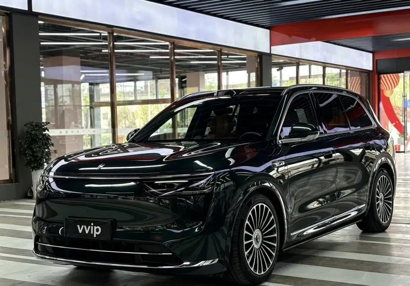 Hima AITO M8 2025 Extended-Range Ultra Version 53.4 kWh 6-Seater Edition — миниатюра 1