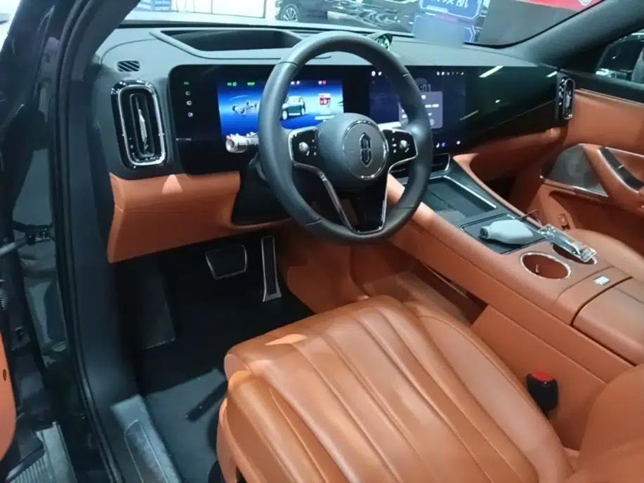 Hima AITO M8 2025 Extended-Range Ultra Version 53.4 kWh 6-Seater Edition — миниатюра 12