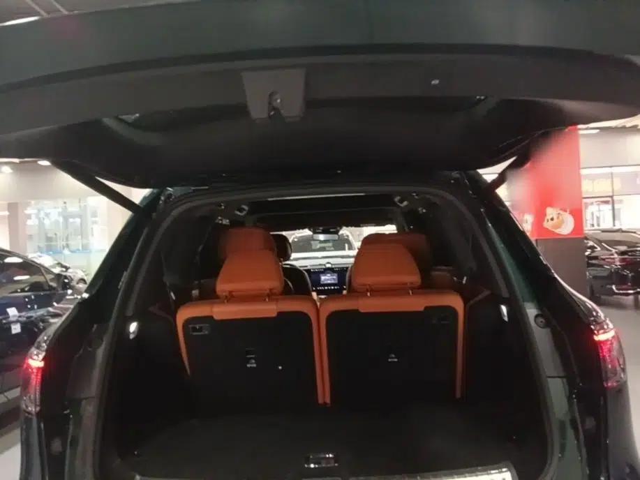 Hima AITO M8 2025 Extended-Range Ultra Version 53.4 kWh 6-Seater Edition — миниатюра 22