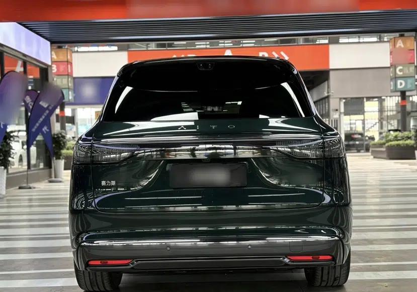 Hima AITO M8 2025 Extended-Range Ultra Version 53.4 kWh 6-Seater Edition — миниатюра 10