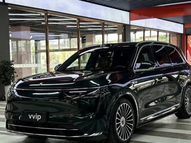 Hima AITO M8 2025 Extended-Range Ultra Version 53.4 kWh 6-Seater Edition