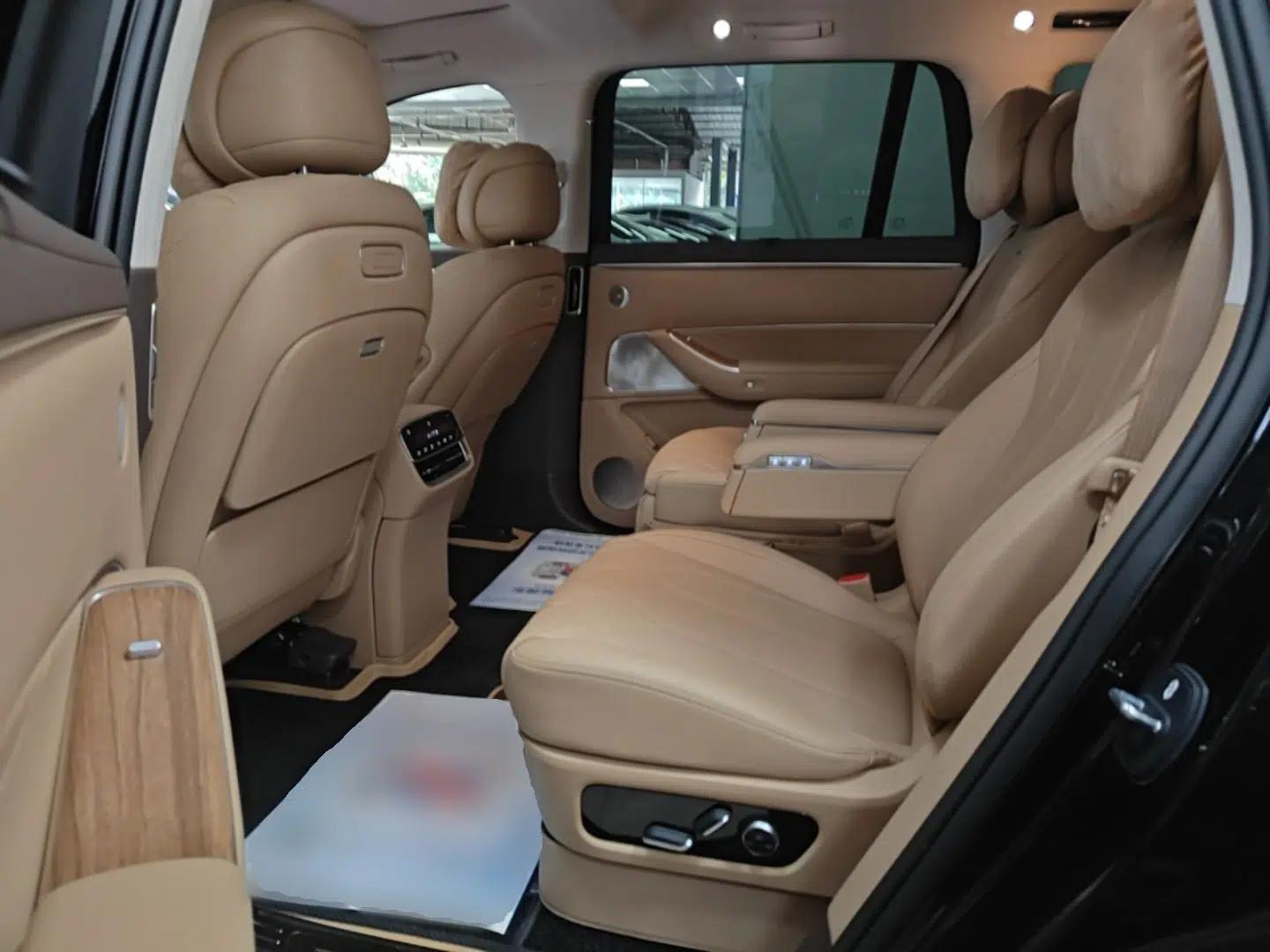 Hima AITO M8 2025 Extended-Range Max+ Version 53.4 kWh 6-Seater Edition — миниатюра 20