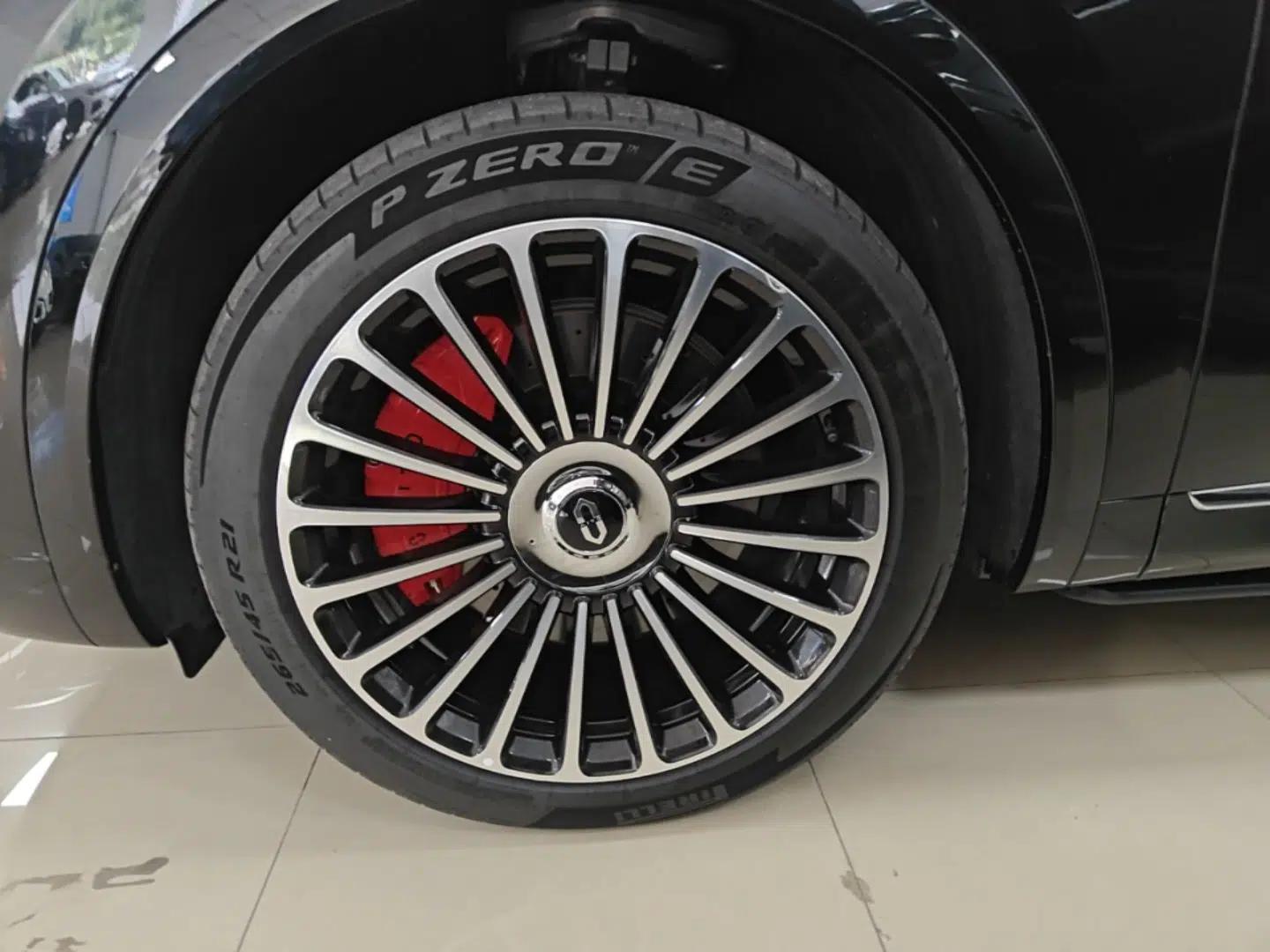 Hima AITO M8 2025 Extended-Range Max+ Version 53.4 kWh 6-Seater Edition — миниатюра 8