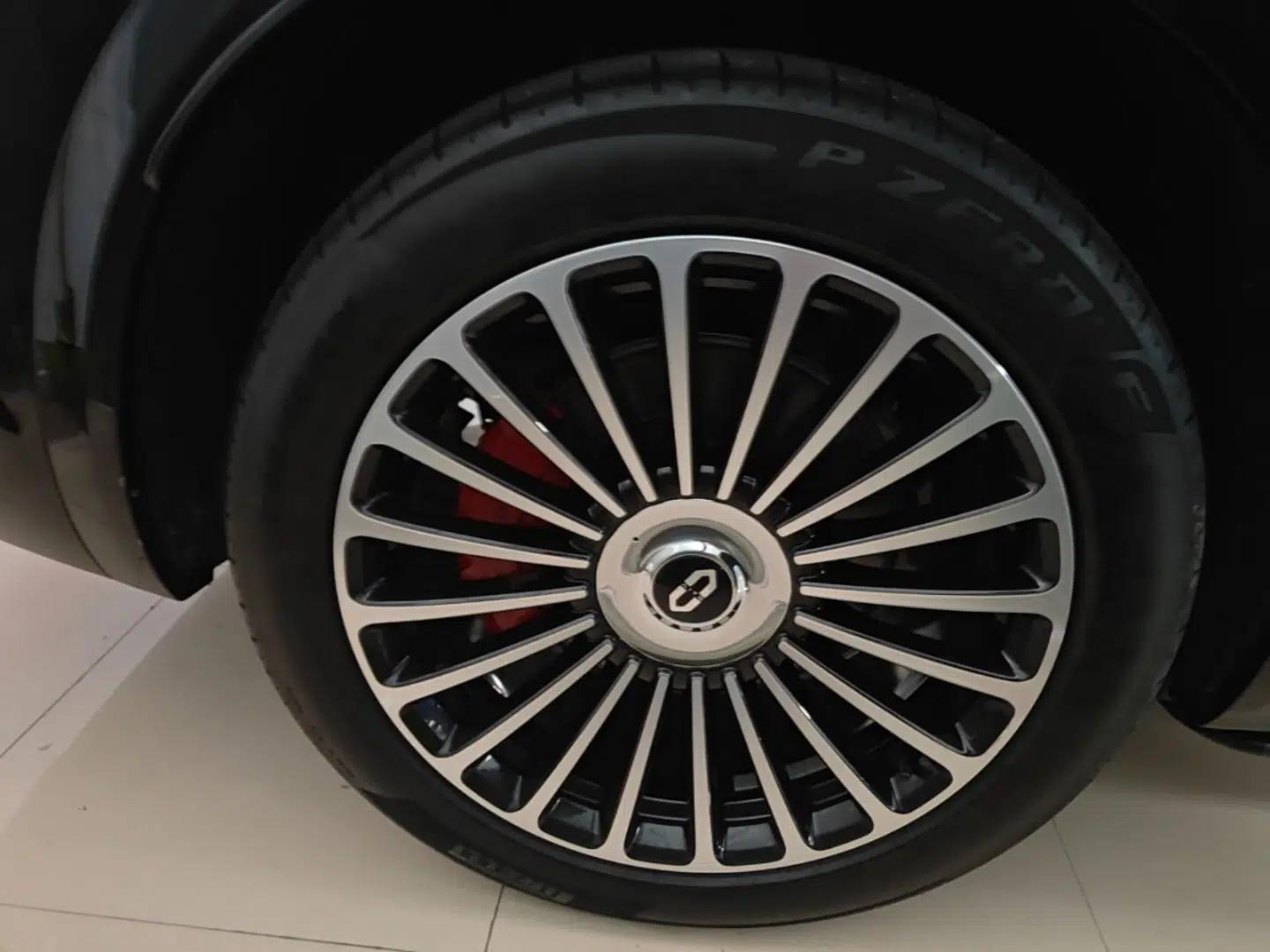Hima AITO M8 2025 Extended-Range Max+ Version 53.4 kWh 6-Seater Edition — миниатюра 10
