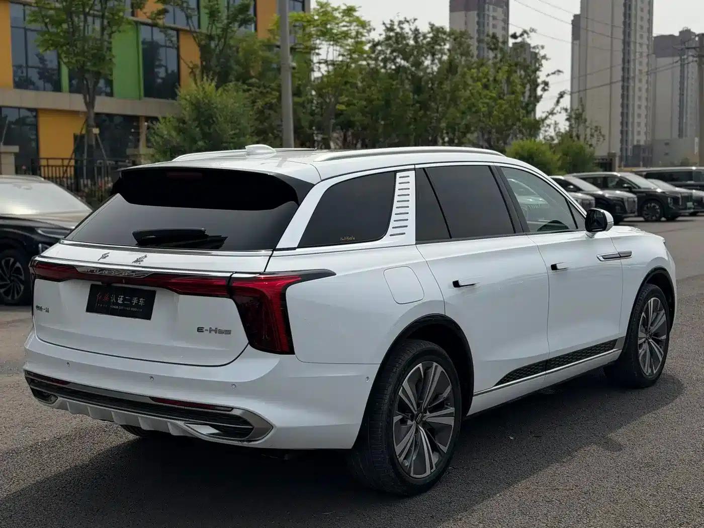 Hongqi E-HS9 2021 Model 460km Flagship Edition 7-Seater — миниатюра 5