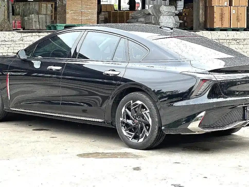 Hongqi H6 2023 2.0T Premium Edition — миниатюра 6