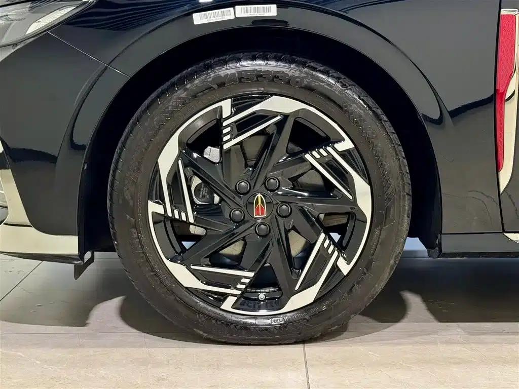Hongqi H6 2023 2.0T Elegant Edition — миниатюра 8