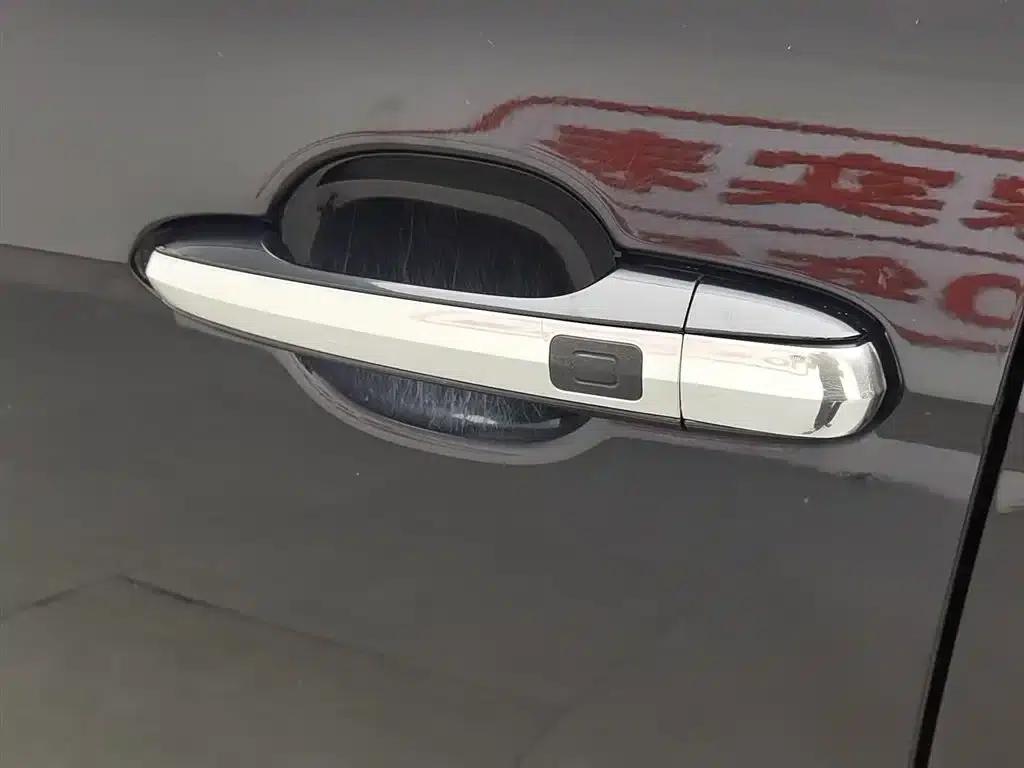 Hongqi H7 2015 2.0T Luxury Edition — миниатюра 18