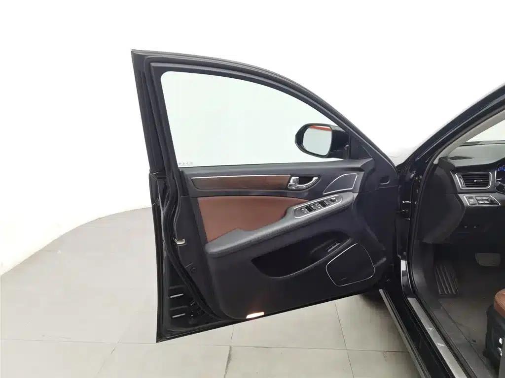 Hongqi H7 2015 2.0T Luxury Edition — миниатюра 8