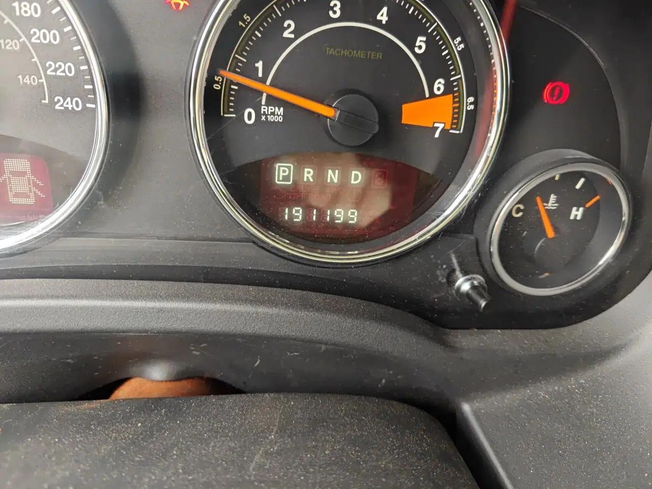 Jeep Patriot 2014 2.4L Luxury Navigation Edition — миниатюра 13