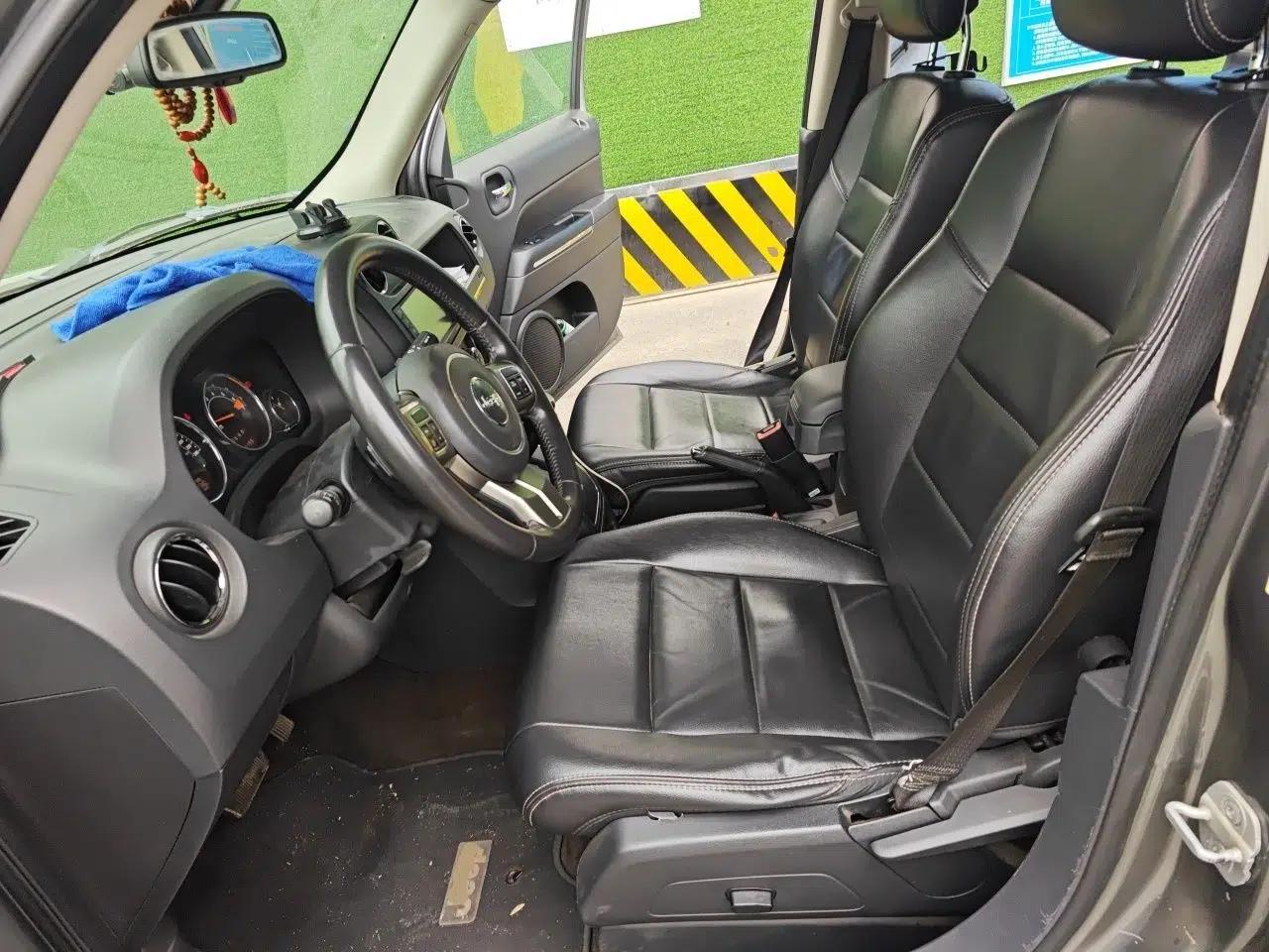 Jeep Patriot 2014 2.4L Luxury Navigation Edition — миниатюра 16