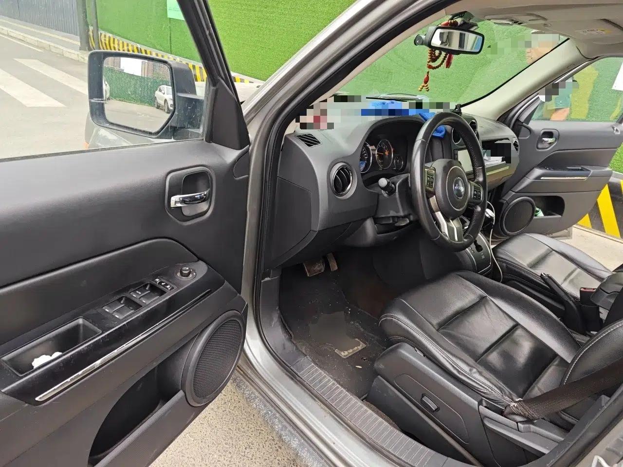 Jeep Patriot 2014 2.4L Luxury Navigation Edition — миниатюра 17