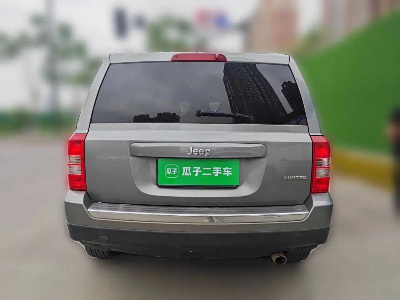 Jeep Patriot 2014 2.4L Luxury Navigation Edition — миниатюра 5