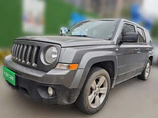 Jeep Patriot 2014 2.4L Luxury Navigation Edition
