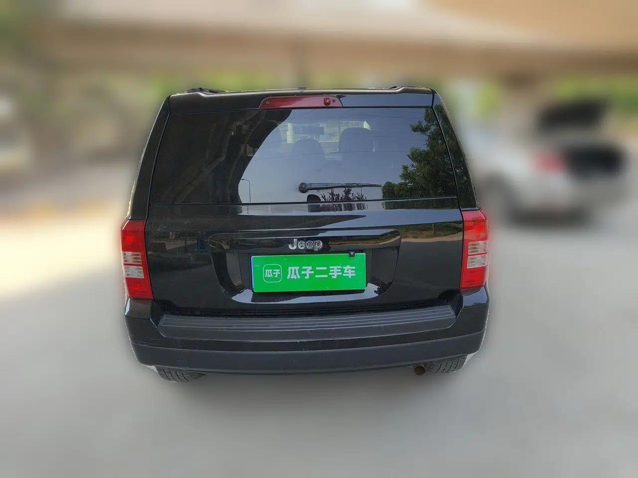 Jeep Patriot 2014 2.4L Sport Edition — миниатюра 5