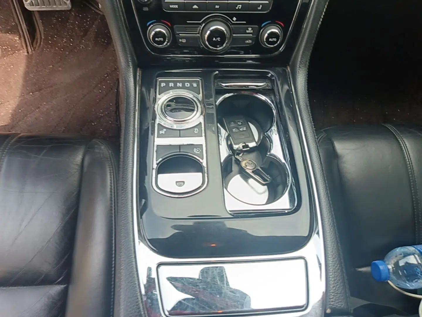 Jaguar XJ 2015 XJL 3.0 SC Elegant Business 80th Anniversary Limited Edition — миниатюра 16