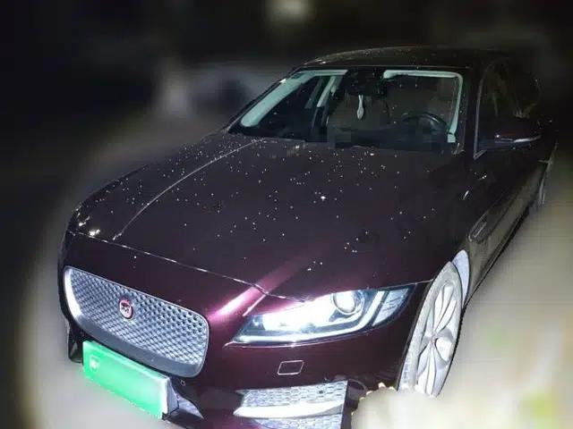 Jaguar XF 2016 XF 2.0T Two-Wheel-Drive R-Sport Sport Edition