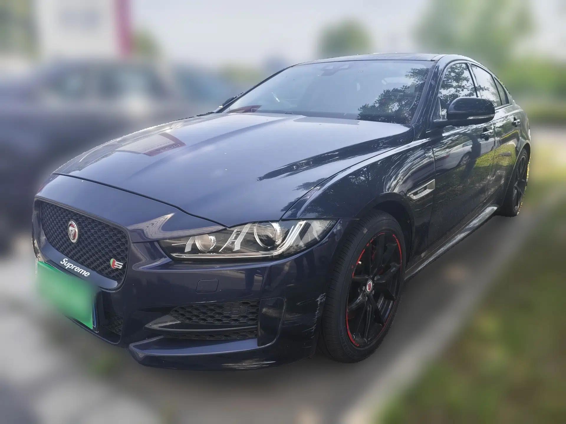 Jaguar XE 2017 2.0T 200 PS R-Sport — миниатюра 1