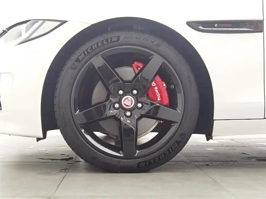 Jaguar XE 2018 2.0T 200PS 2WD R-Sport — миниатюра 17