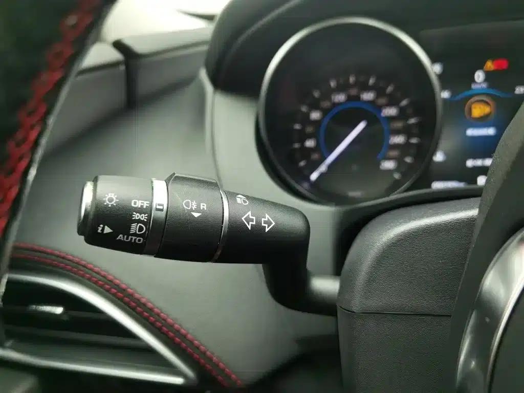 Jaguar XE 2018 2.0T 200PS 2WD R-Sport — миниатюра 21