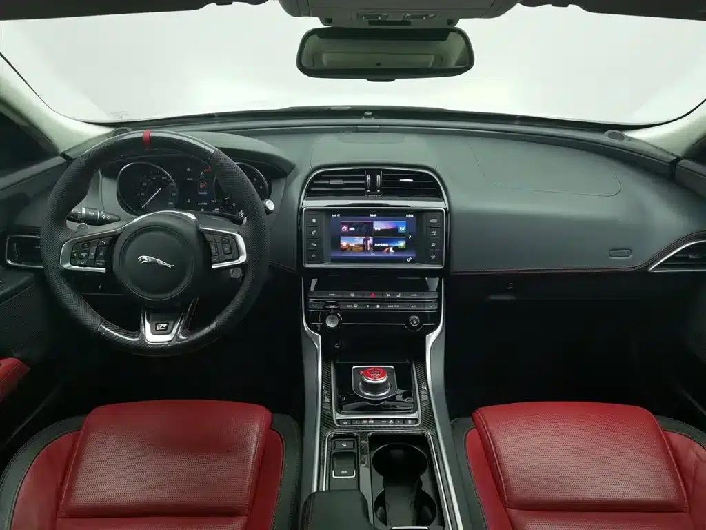Jaguar XE 2018 2.0T 200PS 2WD R-Sport — миниатюра 5