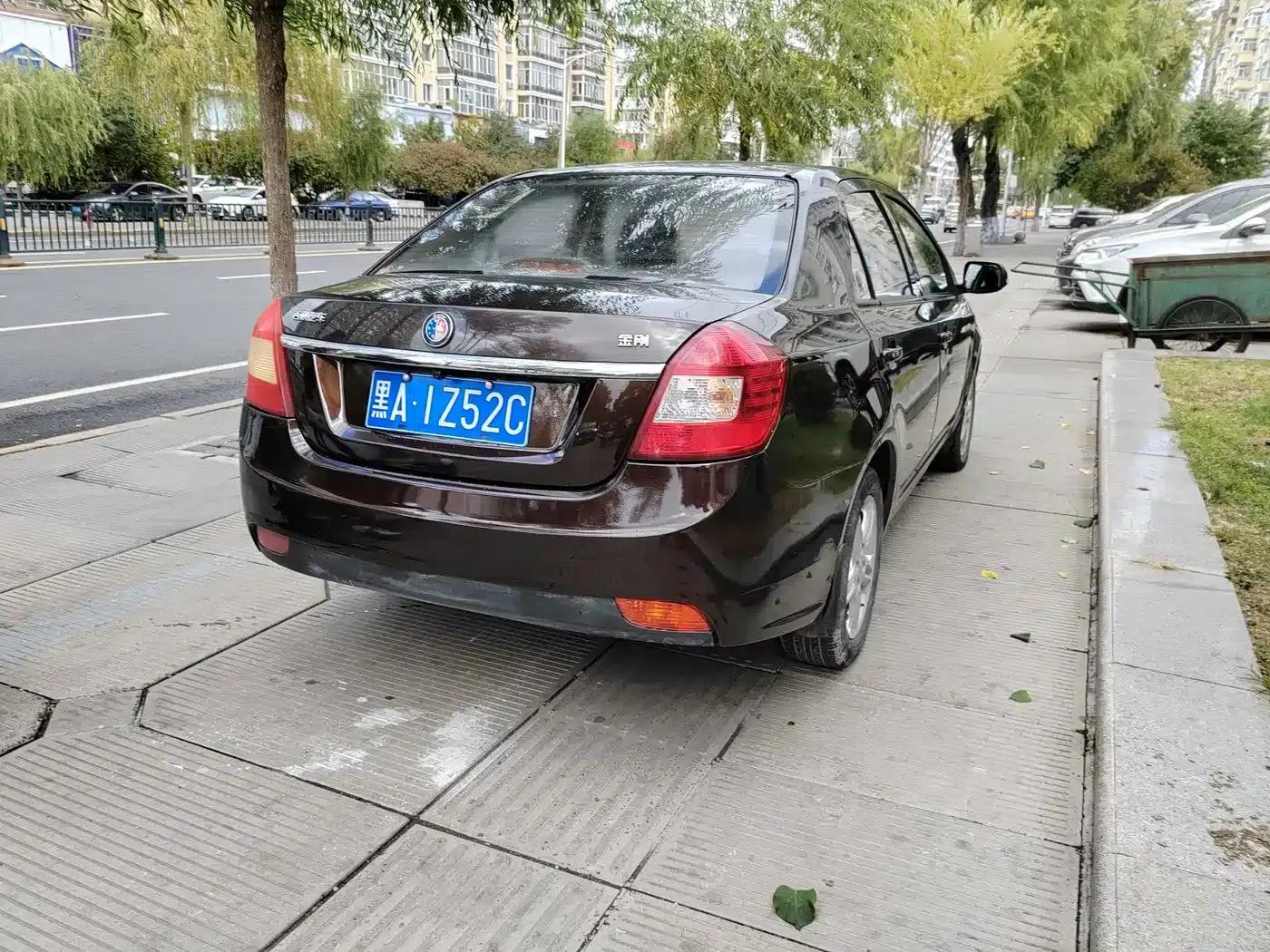 King Kong 2014 Sedan 1.5L Manual Entry-Level — миниатюра 6