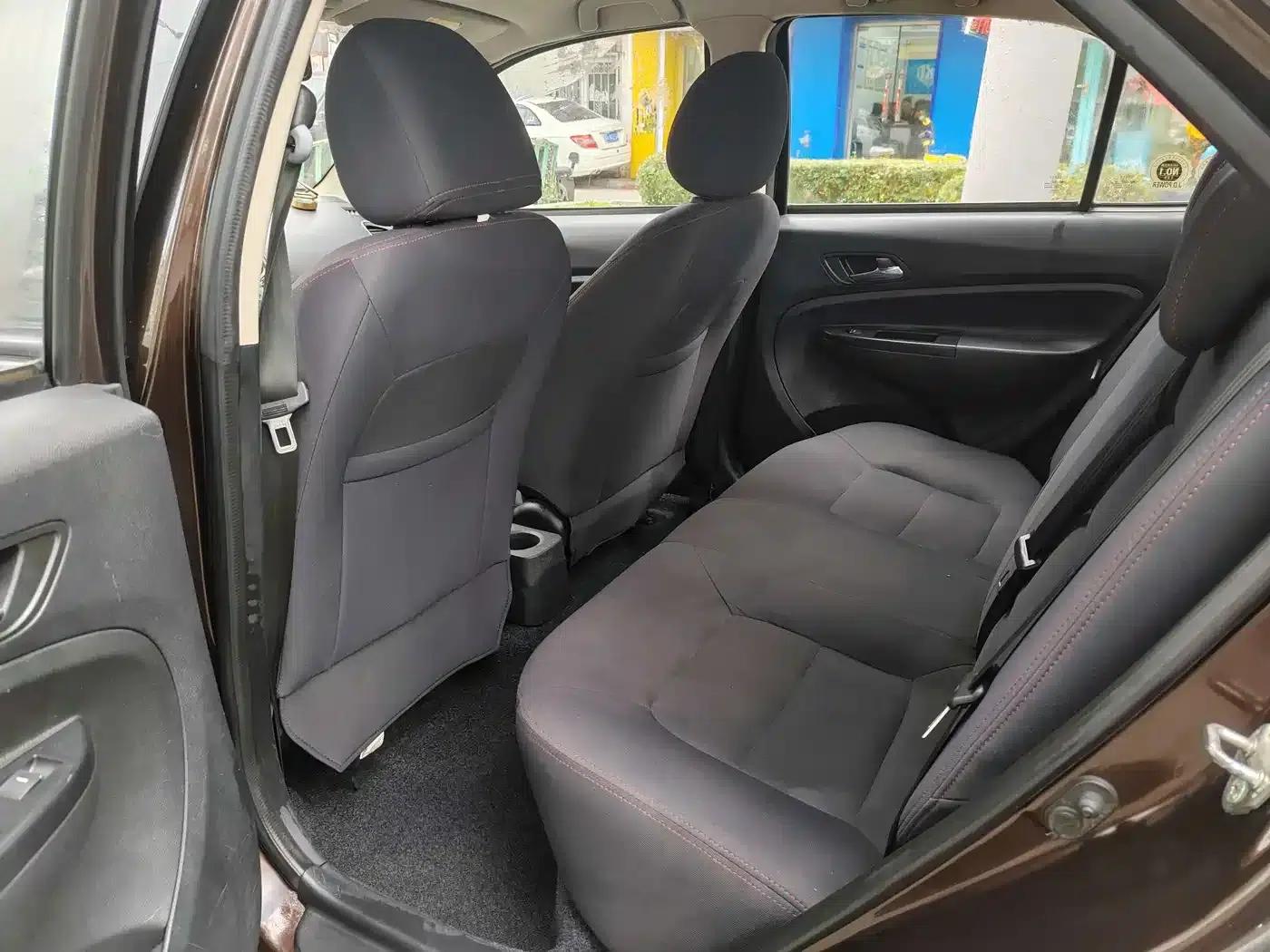 King Kong 2014 Sedan 1.5L Manual Entry-Level — миниатюра 8