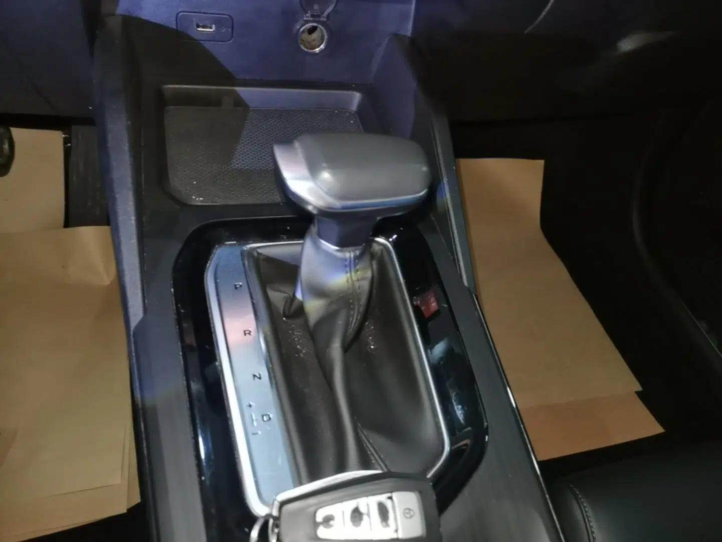 Geely Auto Emgrand S 2021 1.4T CVT Prestige Edition — миниатюра 16