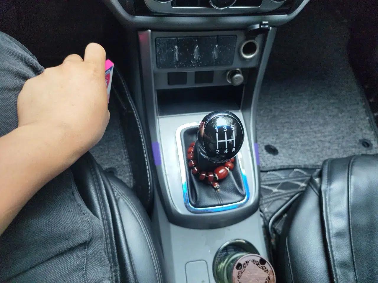 Geely Auto Classic Emgrand 2013 Sedan 1.5L Manual Entry-Level Model — миниатюра 15